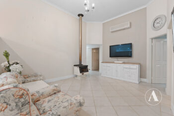 Listing image for 38 Stockmans Close, Oakford  WA  6121