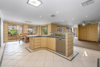 Listing image for 7 Bentwood Close, Thornlie  WA  6108