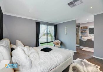 Listing image for 2 Mannhein Crescent, Piara Waters  WA  6112