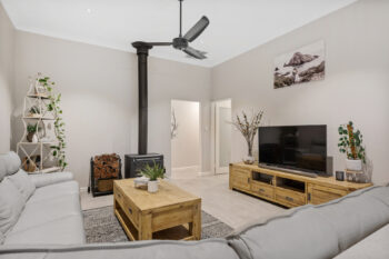 Listing image for 32 Kingsland Loop, Canning Vale  WA  6155