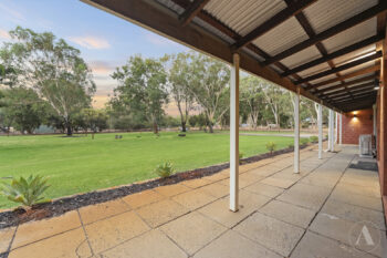 Listing image for 33 Stockmans Close, Oakford  WA  6121
