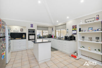 Listing image for 6 Ambassador Court, Thornlie  WA  6108