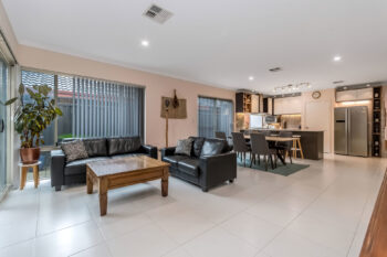 Listing image for 7 Bauxite Road, Treeby  WA  6164