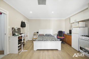 Listing image for 6 Ambassador Court, Thornlie  WA  6108