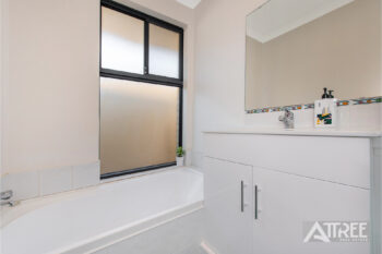 Listing image for 4 Brolga Grove, Seville Grove  WA  6112