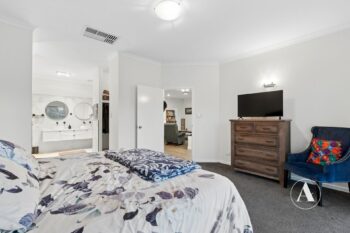 Listing image for 44 Excelsior Drive, Canning Vale  WA  6155