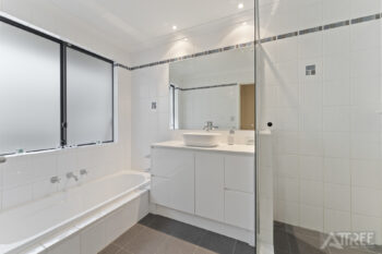 Listing image for 12 Glen Iris Drive, Jandakot  WA  6164