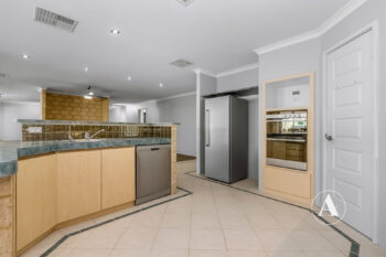 Listing image for 7 Bentwood Close, Thornlie  WA  6108